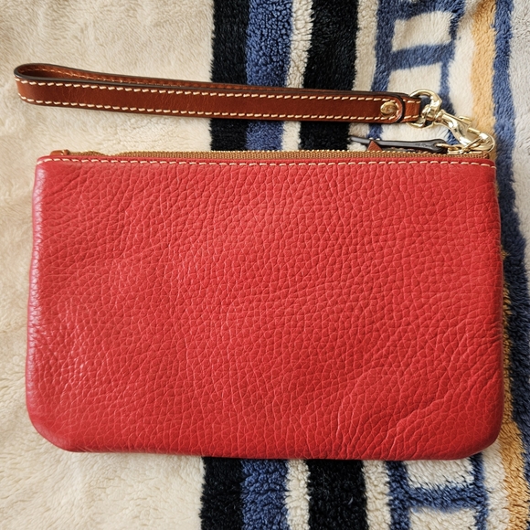 Dooney & Bourke Red Pebble Leather Triple Zip Wristlet Excellent Holiday Color - Picture 3 of 12